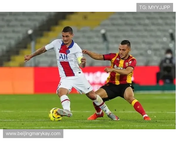 巴黎圣日耳曼与格雷纳布尔激战全场，谁能笑傲法甲赛场？