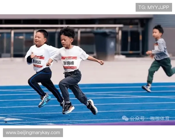 体育竞技激情四溢 全球顶级赛事精彩纷呈 同场竞技展现运动员无穷潜力