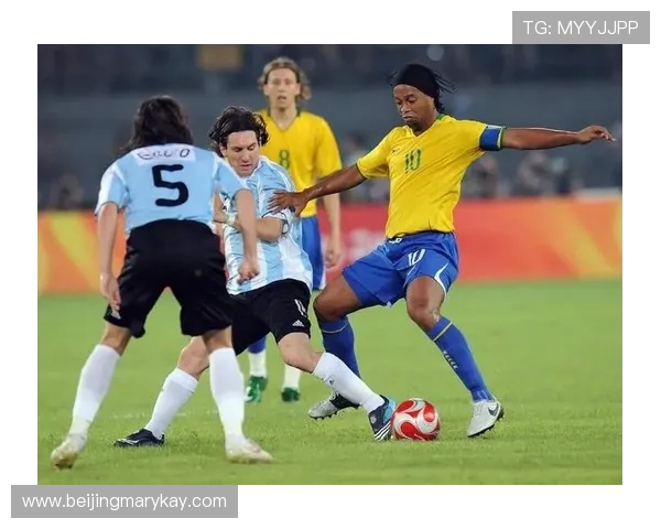 罗纳尔迪尼奥：天赋与魔法的结合，足球史上最具魅力的球王之一