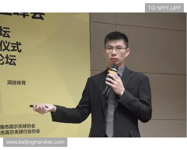 李静的足球人生深度对话：从球场到人生的启示与反思