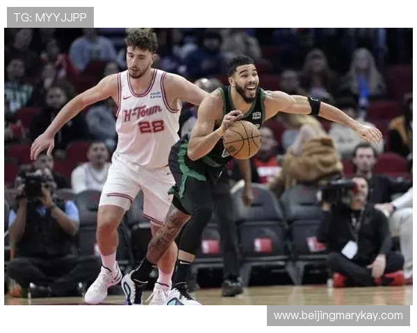 凯尔特人队与猛龙队激战正酣谁将赢得这场精彩对决